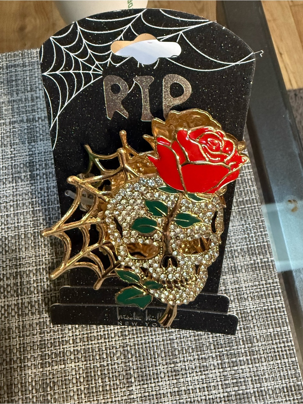 Nicole Miller Gold Crystal☠️ Skull Hair Claw Clip Red Rose🌹and 🍃Green Leaves - Picture 2 of 4